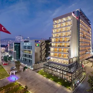 Otel Hilton Garden Bayrakli